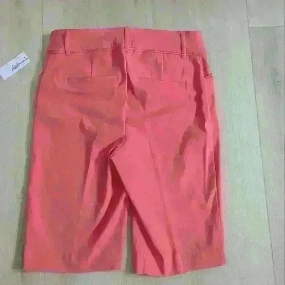 REITMANS | Women's Peachy/Orange Iconic Pull On Stretchy Bermuda Shorts - Picture 3 of 3